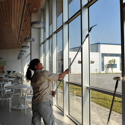 方正物業(yè) 專業(yè)建筑物清潔服務，營造舒適環(huán)境